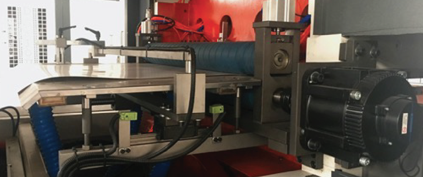 Kauçuk Kağıt Besleme Rulosu, Sabit Kağıt Besleme Platformu, Çift Servo Motor Sürücü